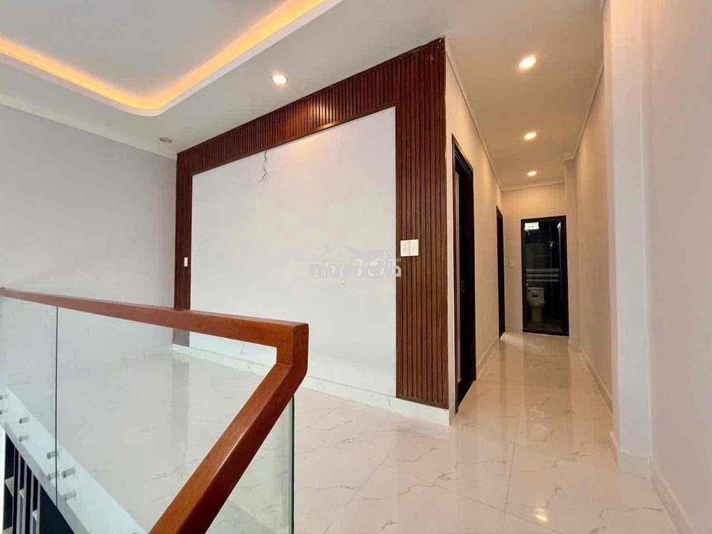 Nhà lái thiêu giáp vĩnh phú 83,8m có sân ô tô giá 4,35 tỷ - 2