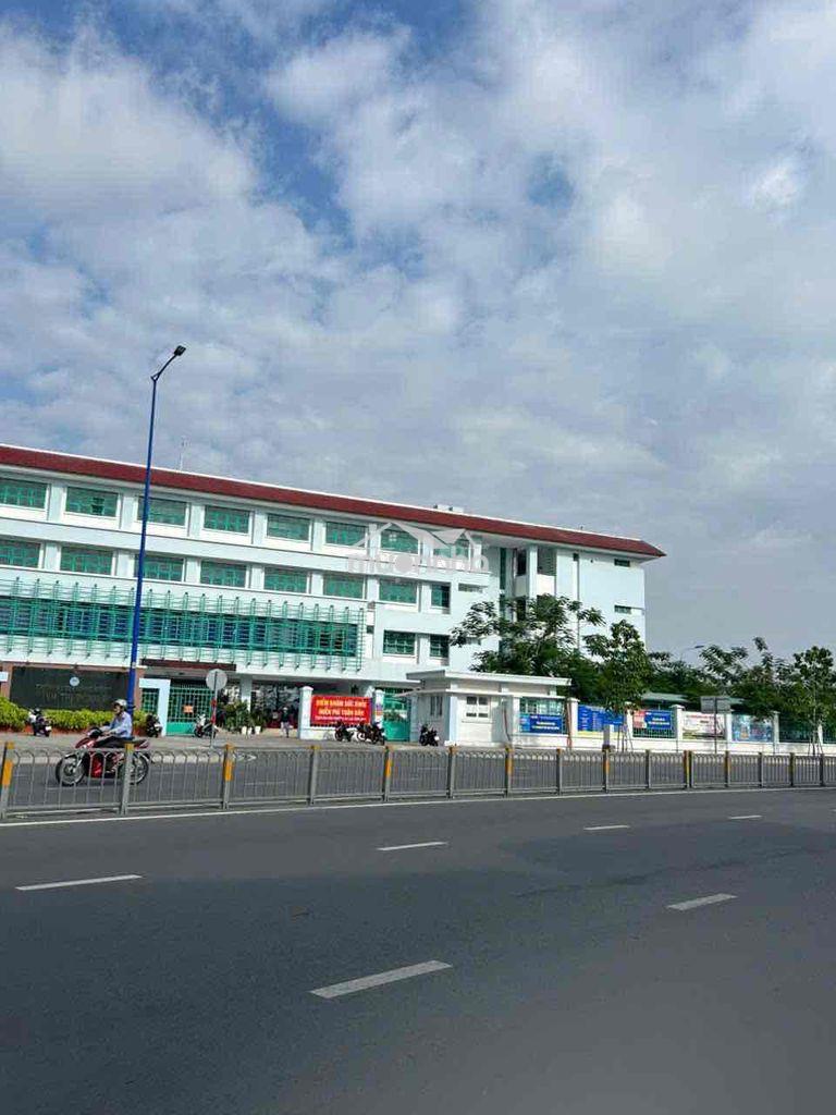 Giấ: 6.15 tỷ, tên lửa - tỉnh lộ 10, đất 85m2(4.5x18) - 4