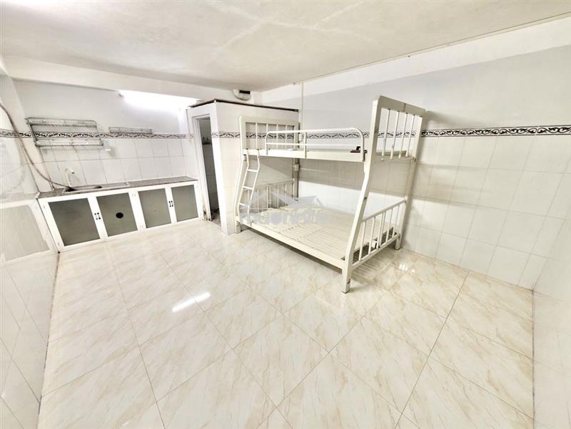 Chính chủ cho thuê sẵn máy lạnh ngay đh cảnh sát nd 200m, chợ thủ đức