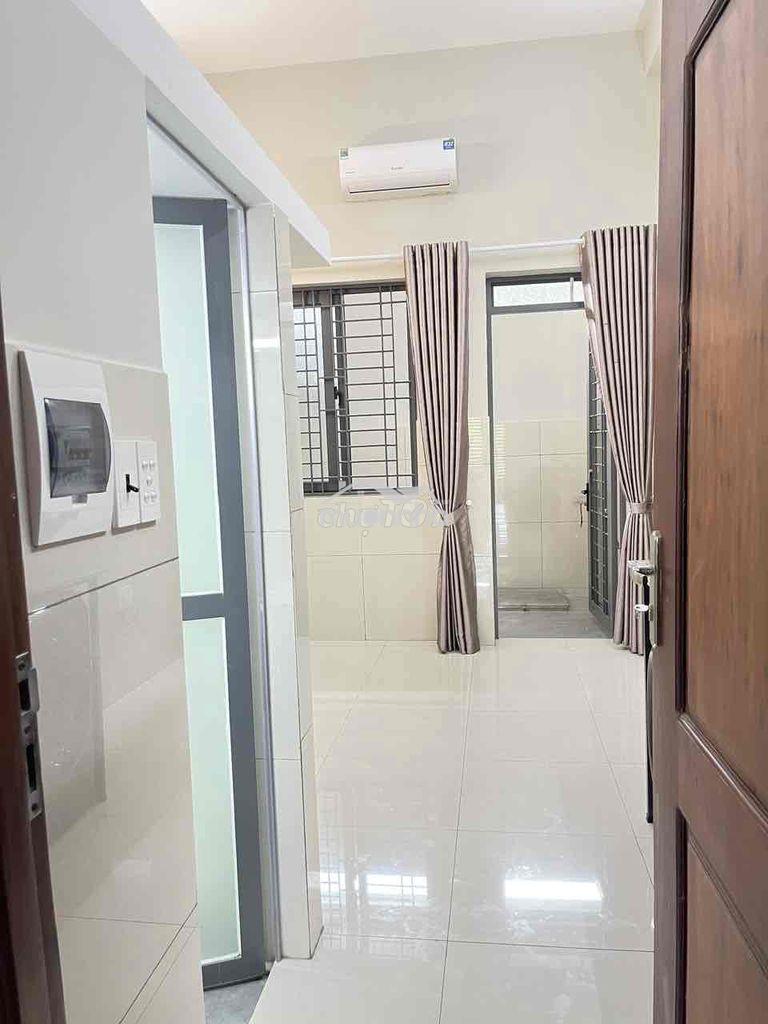 Phòng mới giá mềm ngay ueh văn hiến