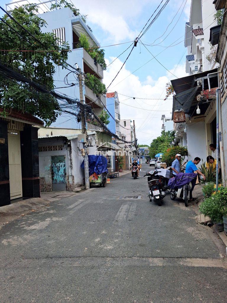 Nhà hẻm 4.5m, ôtô đổ cửa, phạm văn bạch, 4.2x16m, 3 tầng 4pn, 7.5 tỷ