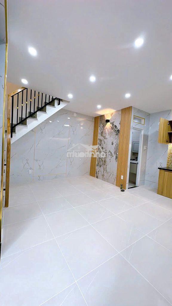 Nhà đẹp q4- 2 tầng- 5x6m- ko qh- chỉ 3 tỷ nhỉnh