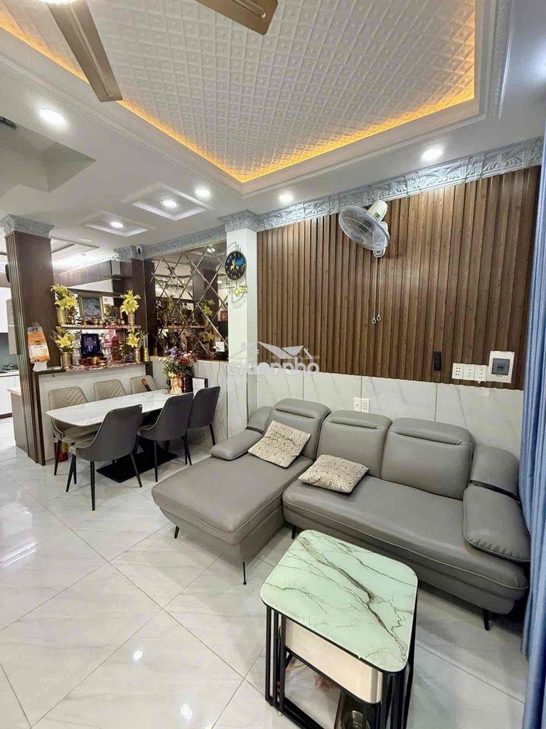 Hơn 5 tỷ - 4 tầng sân thượng - ngang gần 5m - sát mt huỳnh tấn phát