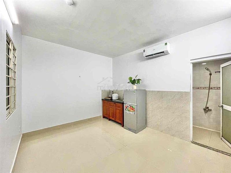 Phòng mới xây thoáng mát ngay thích quảng đức, ngã 4 phú nhuận