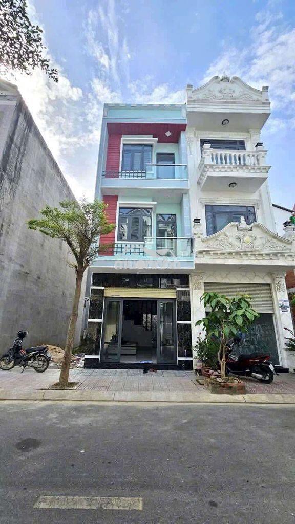 Nhà 1 trệt 2 lầu gần ngã tư miếu ông củ