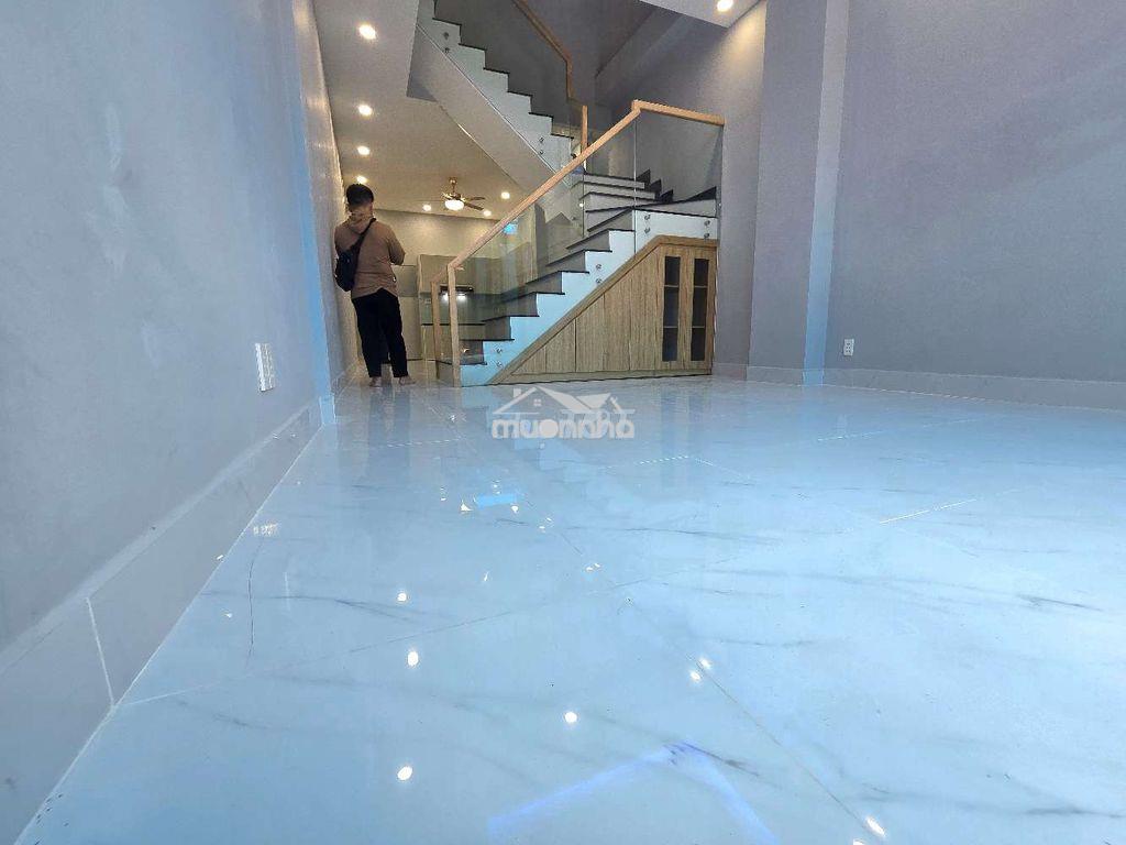 Nhỉnh 8 tỷ- siêu phẩm 3 lầu  mới keng lê ngã kế bên tân bình.  - 3