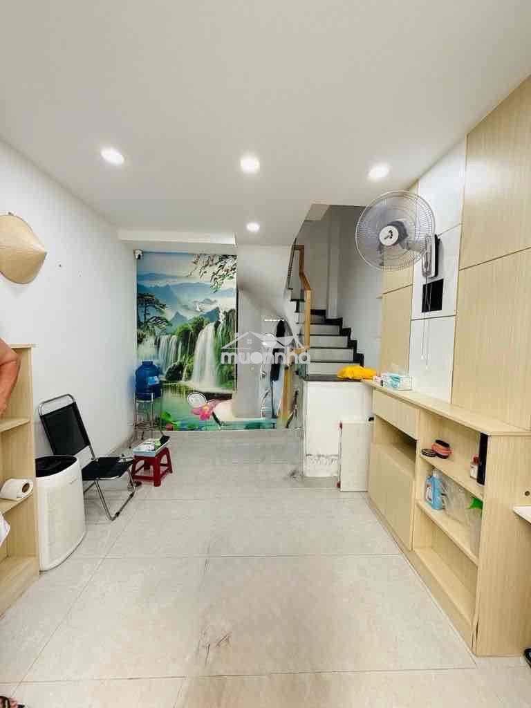🔥🔥Gấp bán hạ 600tr còn 4,2tỷ tl  🏡 sau lưng căn mặt tiền - ô tô đỗ cổ - 2