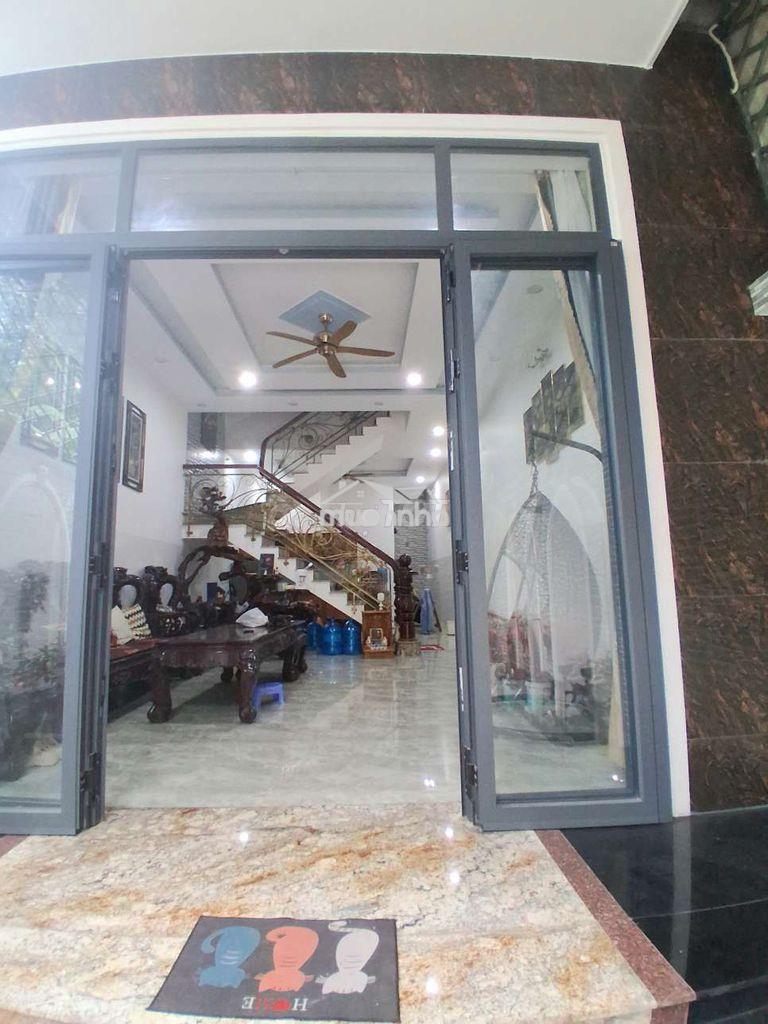 Cho thuê nhà mặt tiền hòa phú, gần đh quốc tế miền đông, giá 12 triệu - 2