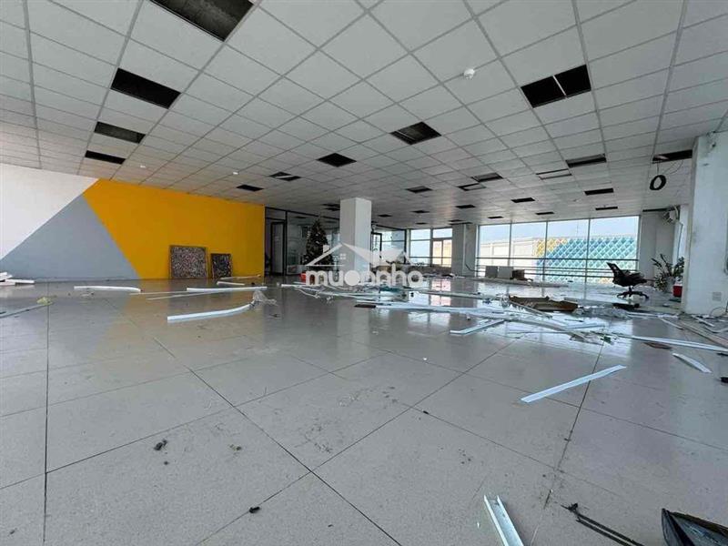 Cho thuê 250m2 sàn trống suốt ngay bà triệu tp huế🔥