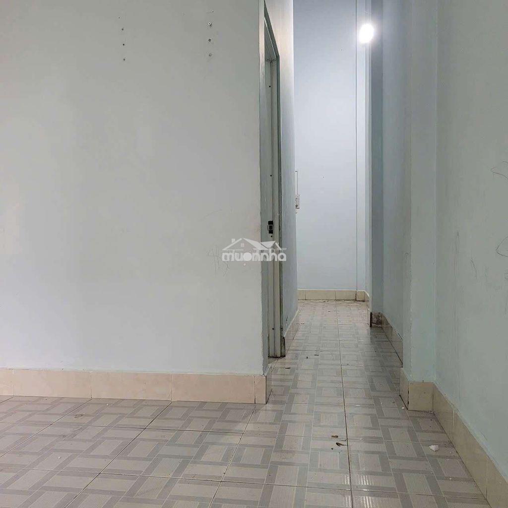 Nhỉnh 2 tỷ nhà shr 1 xẹt dt5 sát lê văn khương & nguyễn hữu tiến  - 3