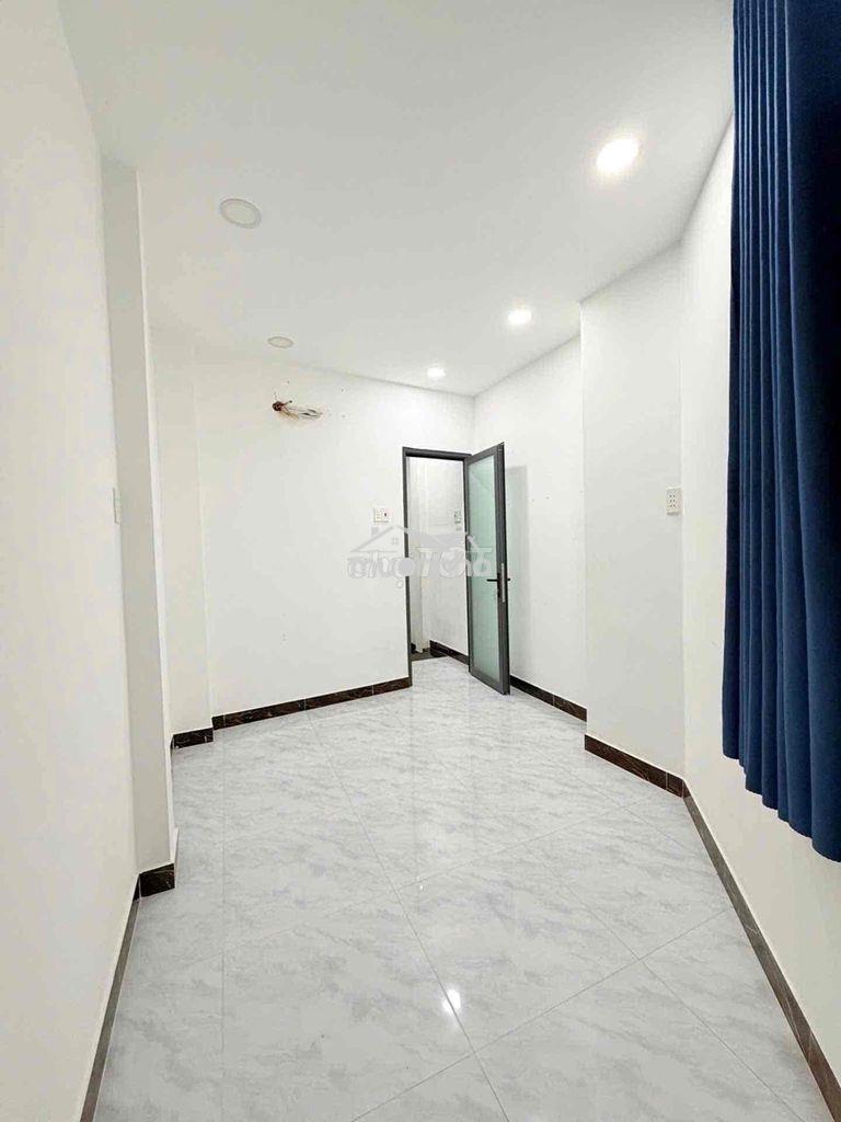 Nhà 2 tầng - hẻm xe hơi - dtsd 50m2 - 4
