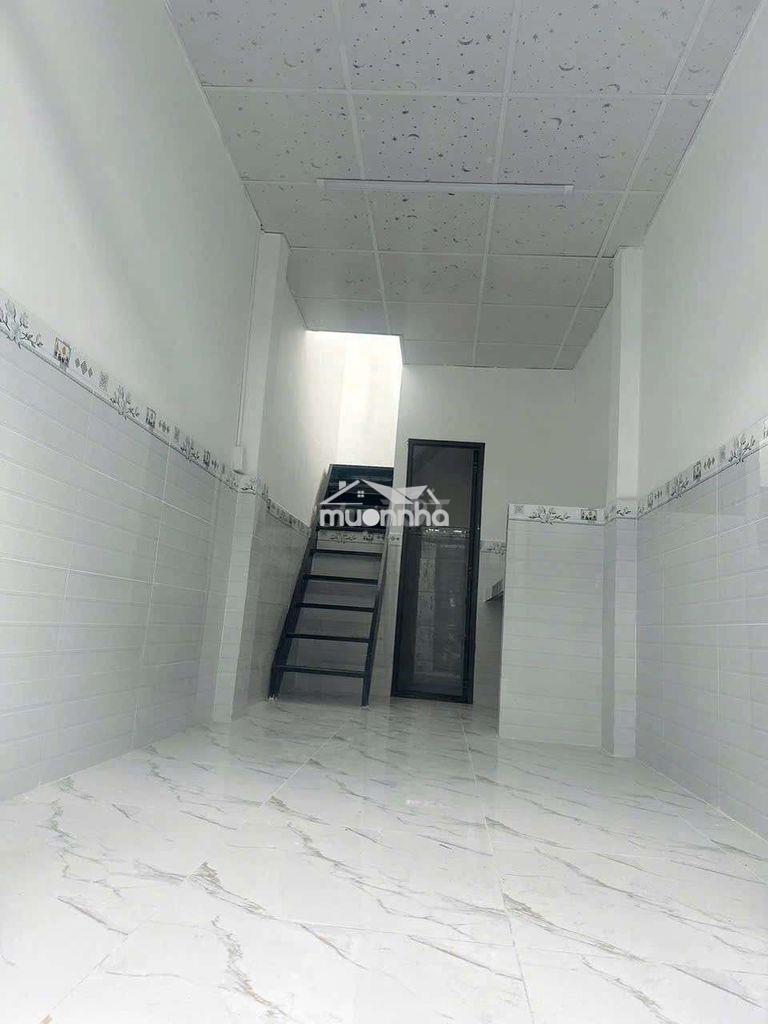 Bán nhà đường phạm hùng c10 dt.2m6×6m } 1 lầu 1 phòng 1 toilet hẽm 6m