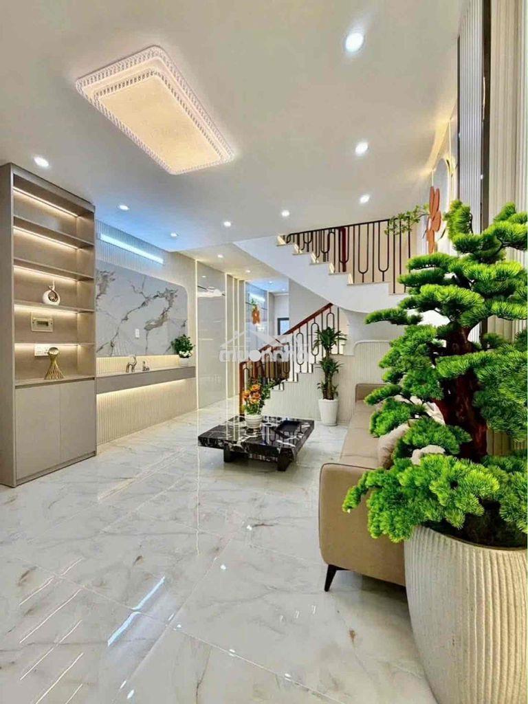 Siêu phẩm mới lên sóng đẹp full nội thất