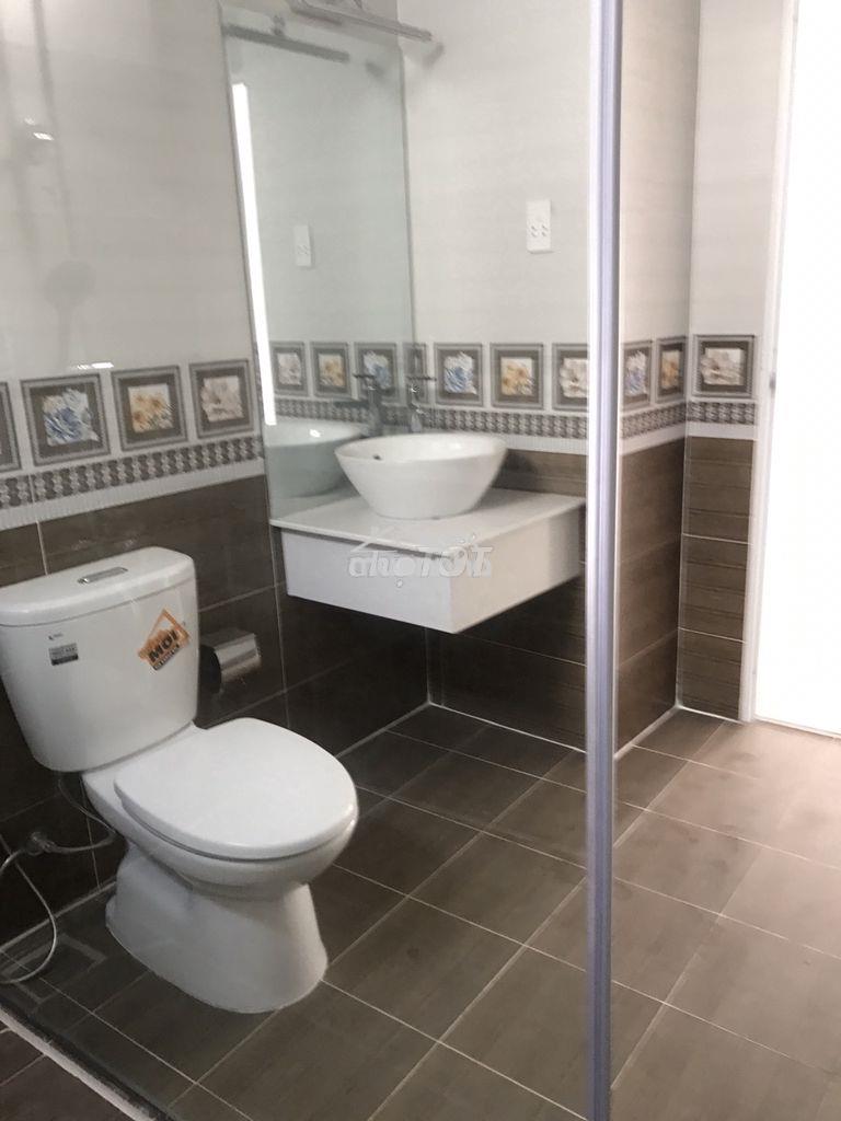 Cho thuê tầng 2  50m2 giá 6tr - 4