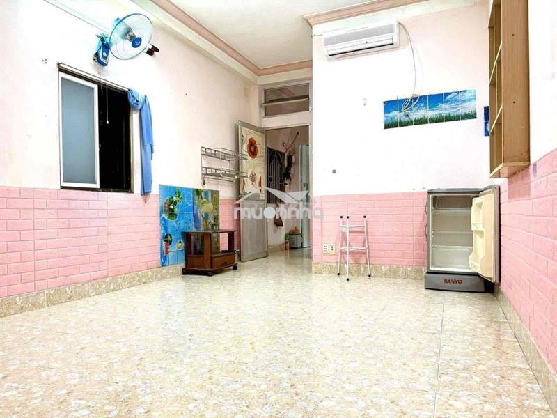 P có cửa sổ đường hoà hưng gần toà nhà viettel cho nữ thuê