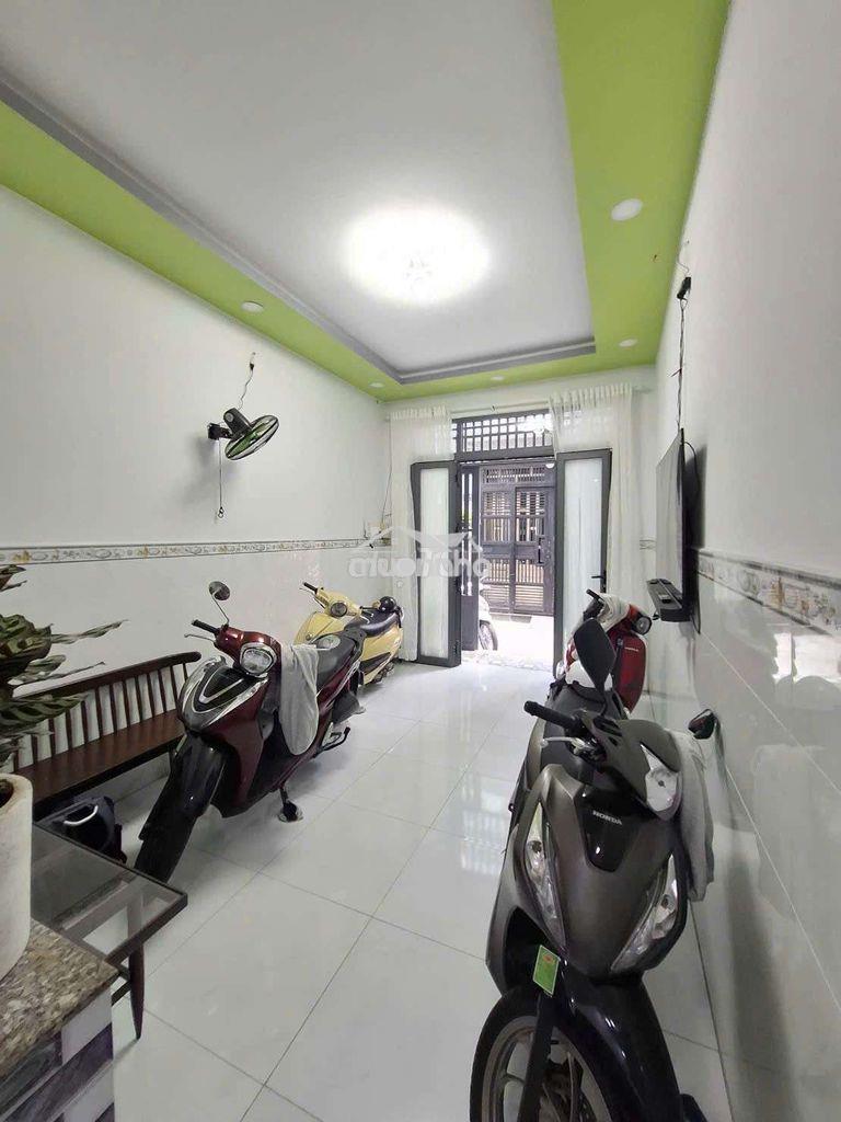 🏡 Bán nhà mới đường lê thành phương p15 q8
 - 3