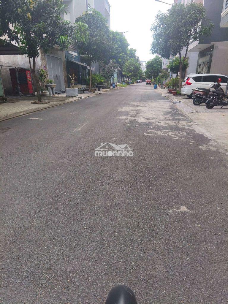 Nhà 2 lầu gần đường nguyễn trãi  - 2