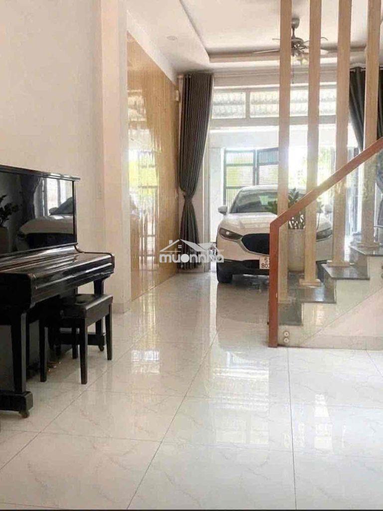Nhà nguyên căn 3 phòng ngủ cách ql13 chỉ 200 mét