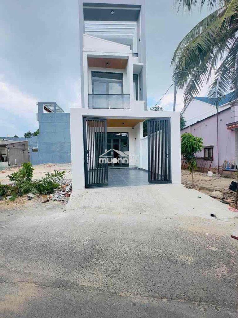 Bán nhà 1 trệt 2 lầu hẻm nguyễn bình gần vòng xoay ht3 trung tâm tdm