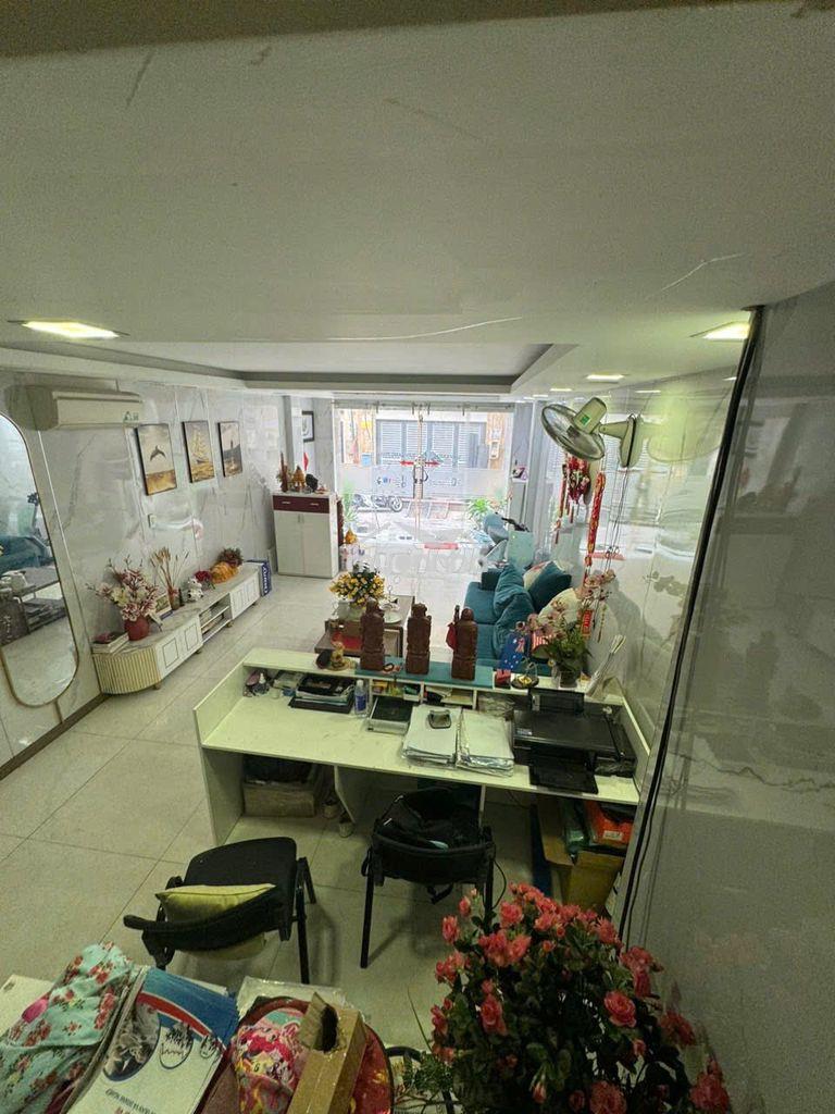 Bđs dòng tiền, dt 4x17m, cn 70m2, hxh sát mặt tiền phạm văn đồng