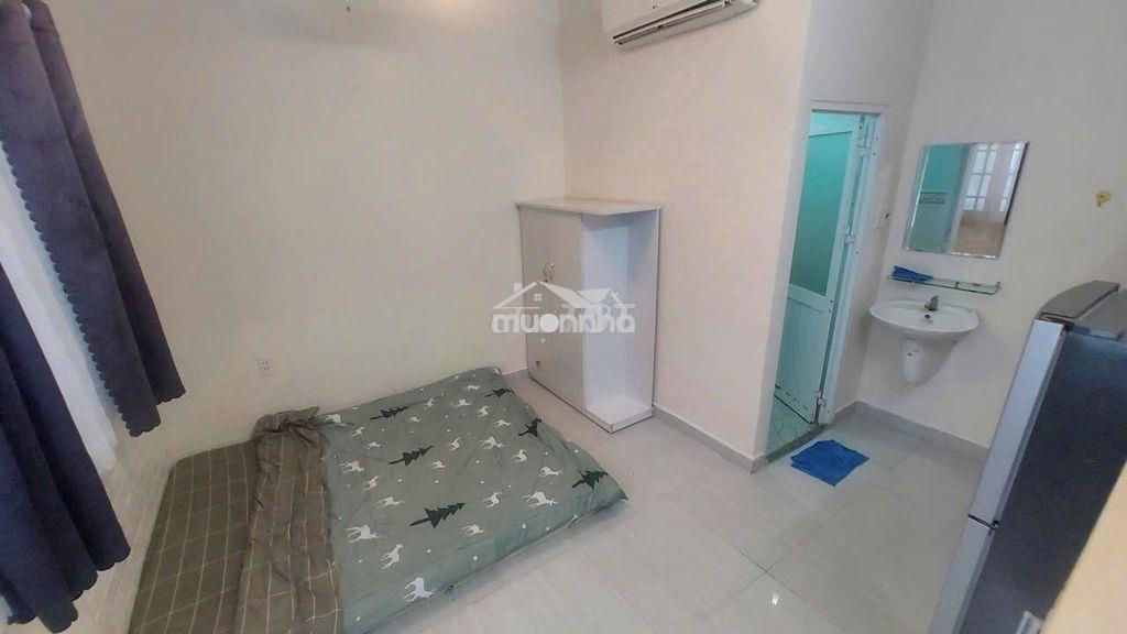 Phòng full nội thất  cmt8 q3 giá 4tr3  - 2