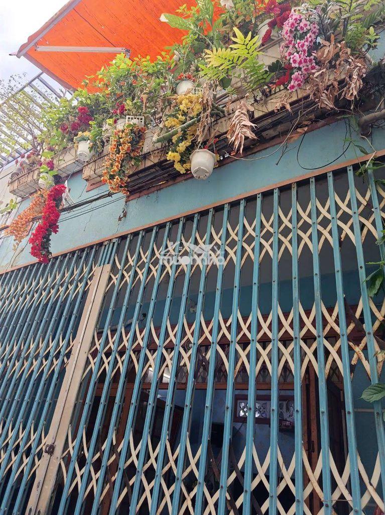 3,4 tỷ - nhà 2 tầng, ngay lê văn việt,
ngay dh gtvt, đg làng tăng phú