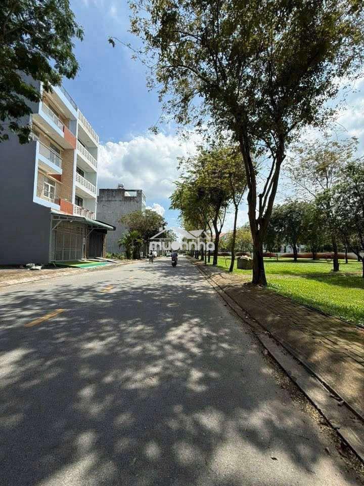 Đất nền view công viên kdc khang điền giá 5.6 tỷ - 2