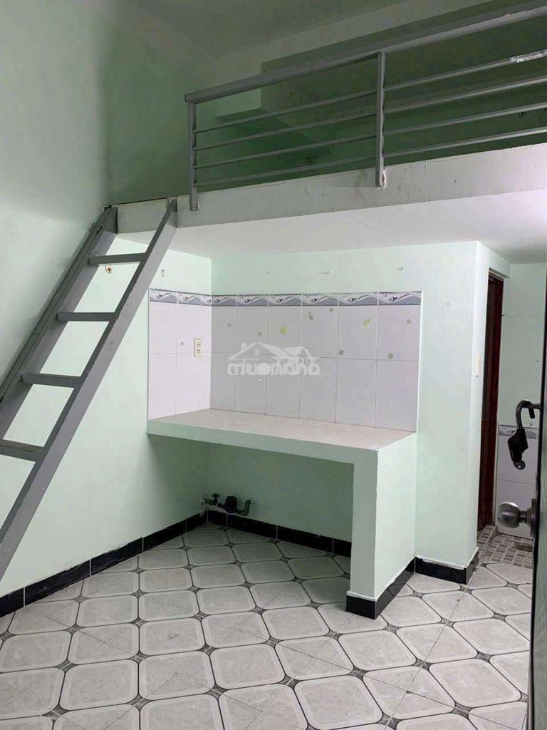 Cho thuê phòng rẻ nhất q8- có cửa sổ - ban công