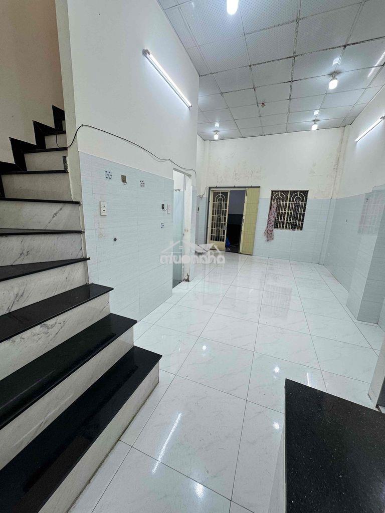 2pn giá 9tr sẵn máy lạnh new