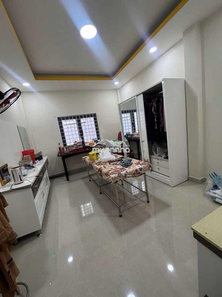 Ngay vòng xoay phú lâm q6- nhà 3 tầng- 52m2 - hẻm ôtô tránh chỉ 6. tỷ  - 4