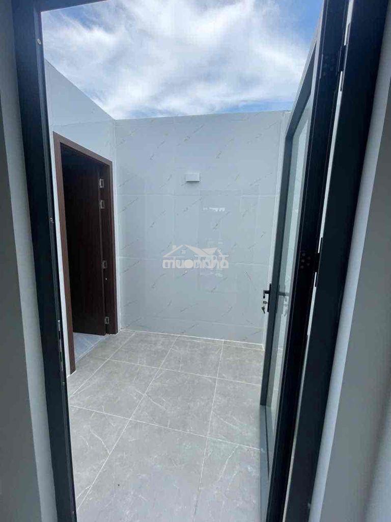 Nhà mới dọn vào ở ngay khu tiện vực tiện ích xung quanh - 2