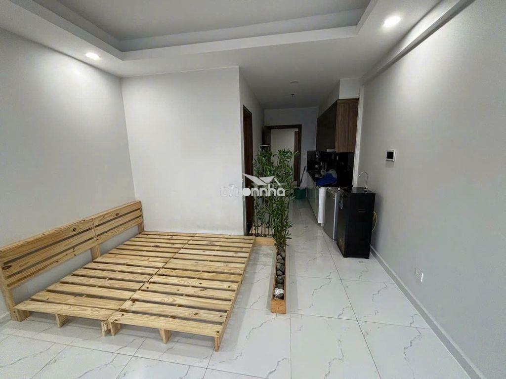 Cho thuê studio 40m2 sẵn máy lạnh giá 4tr5  - 4