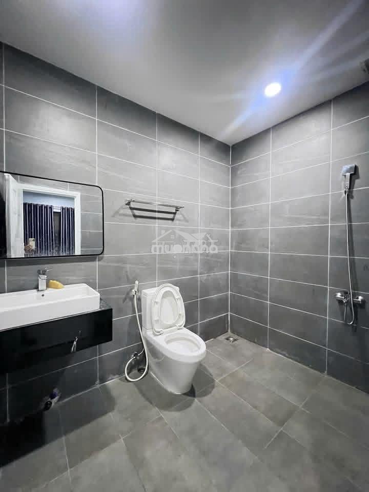 Cho thuê nhà nguyên căn 2 lầu trong khu oasis - 4