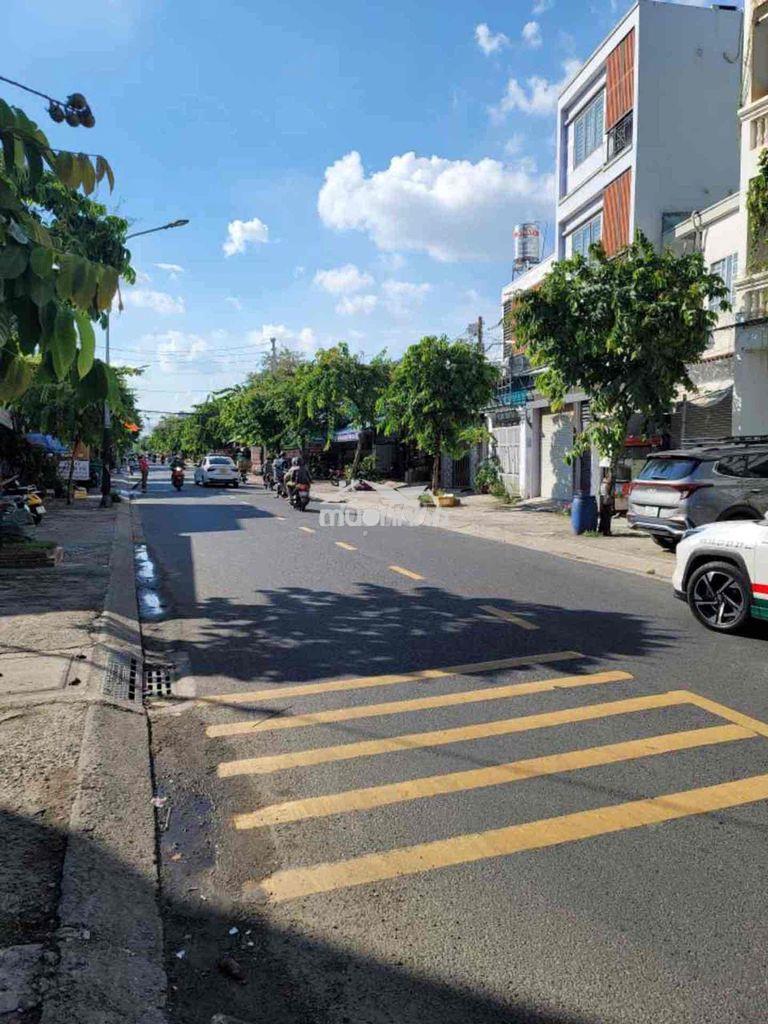 Gần sân bay , 5x22 , 4 tầng xe hơi đậu nhà , 8p cho thuê , nhỉnh 6 tỷ