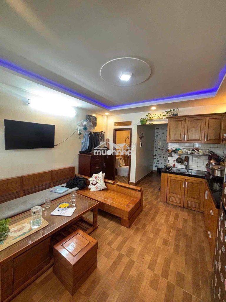 Xe hơi thông - 4 tầng - gần chợ phạm văn bạch - 4.95 tỷ - 4
