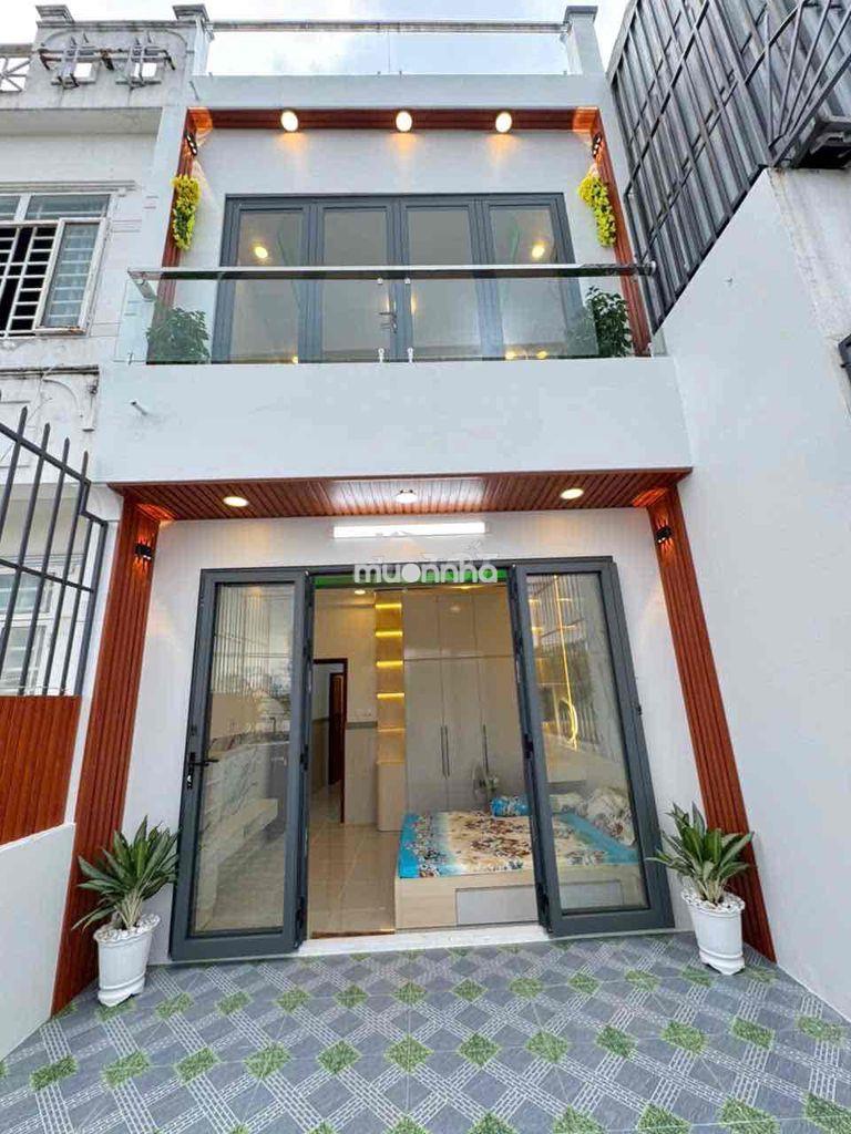 - Hxh mễ cốc p15 q8 / có sân để xe hơi riêng / kdc hiện hữu