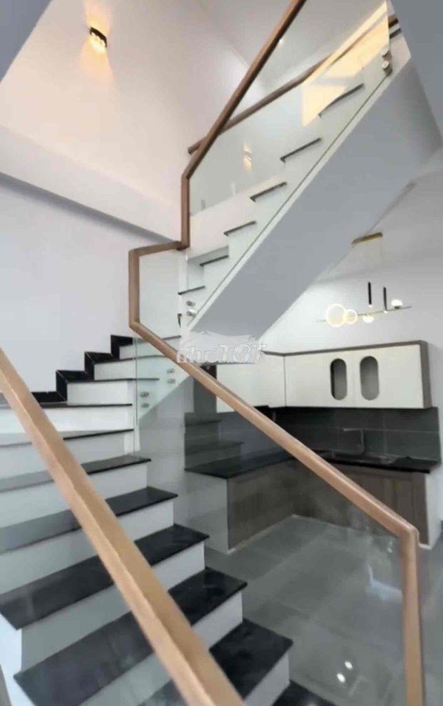 Cần bán gấp nhà 1 trệt 1 lầu chợ tân hiệp