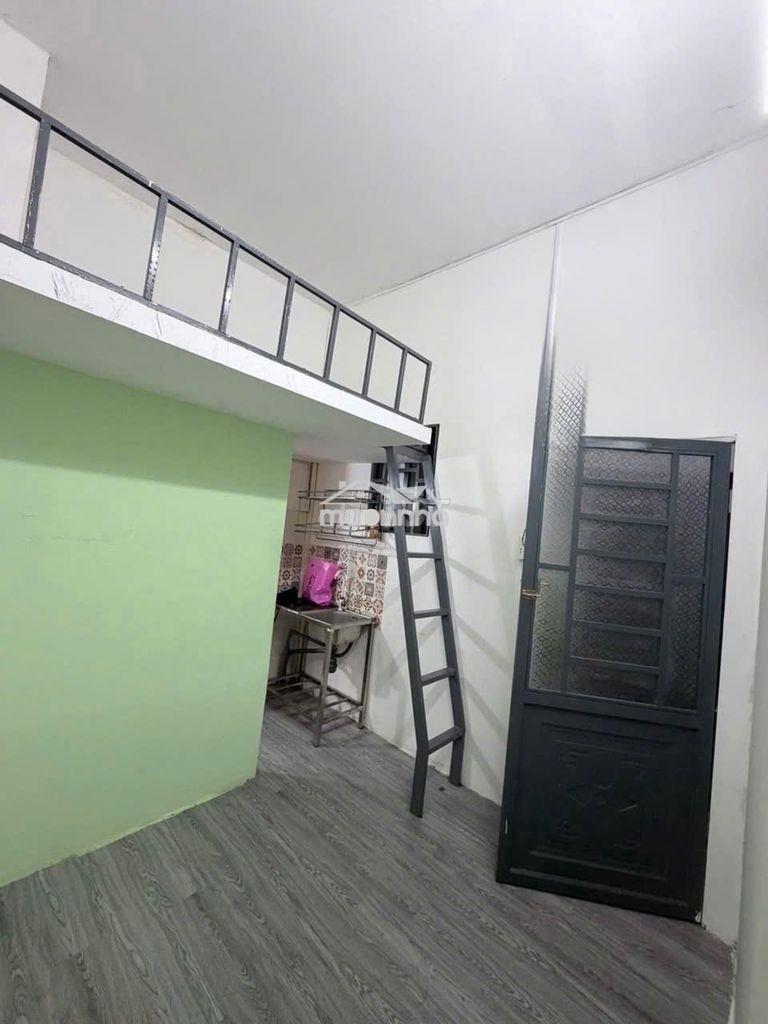 Phòng trọ chợ bà hoa tân bình có gác + máy - tủ lạnh giá rẻ