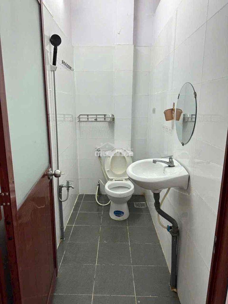 Nhà 2 tầng 2 pn  máy lạnh - 2 wc - 4