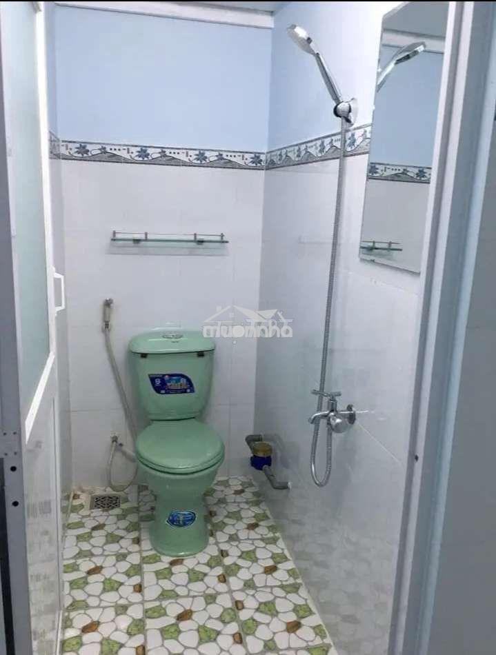 Cho thuê phòng trọ gần đầmsen . đc:106/47/17 lạc long quân , p3 ,q11