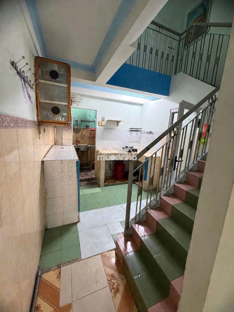 Nhà hẻm xe hơi, nở hậu - 3