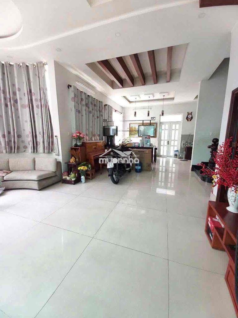 Biệt thự 17x17  khu vip phường 15 q11 - 4