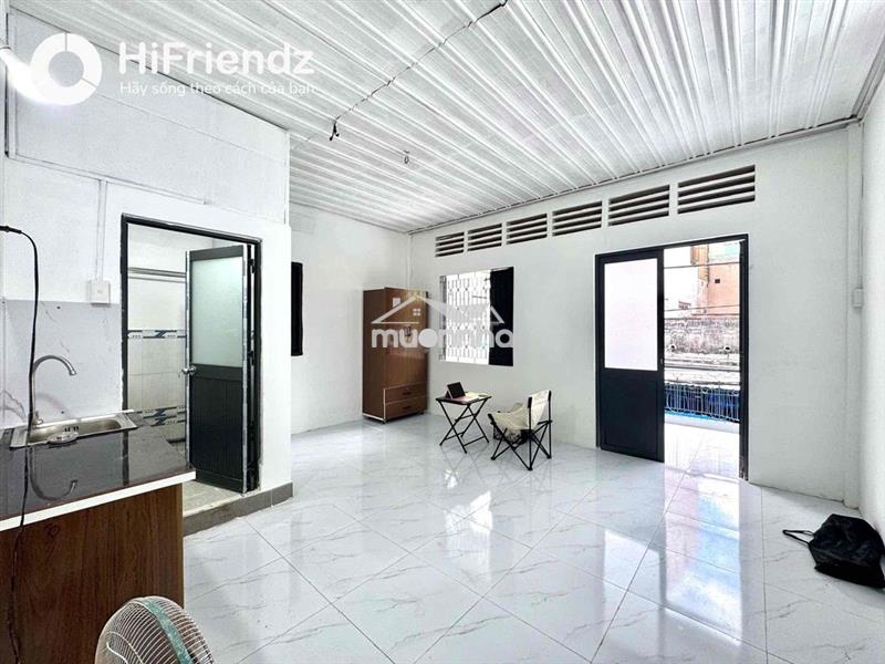 Phòng ban công hssv giá rẻ ngay chợ hoà hưng cách mạng tháng tám q3