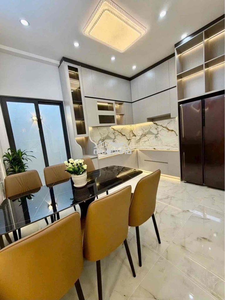 Hơn 4 tỷ - 3 tầng - 4pn - full nội thất - huỳnh tấn phát - ngay quận 7 - 3