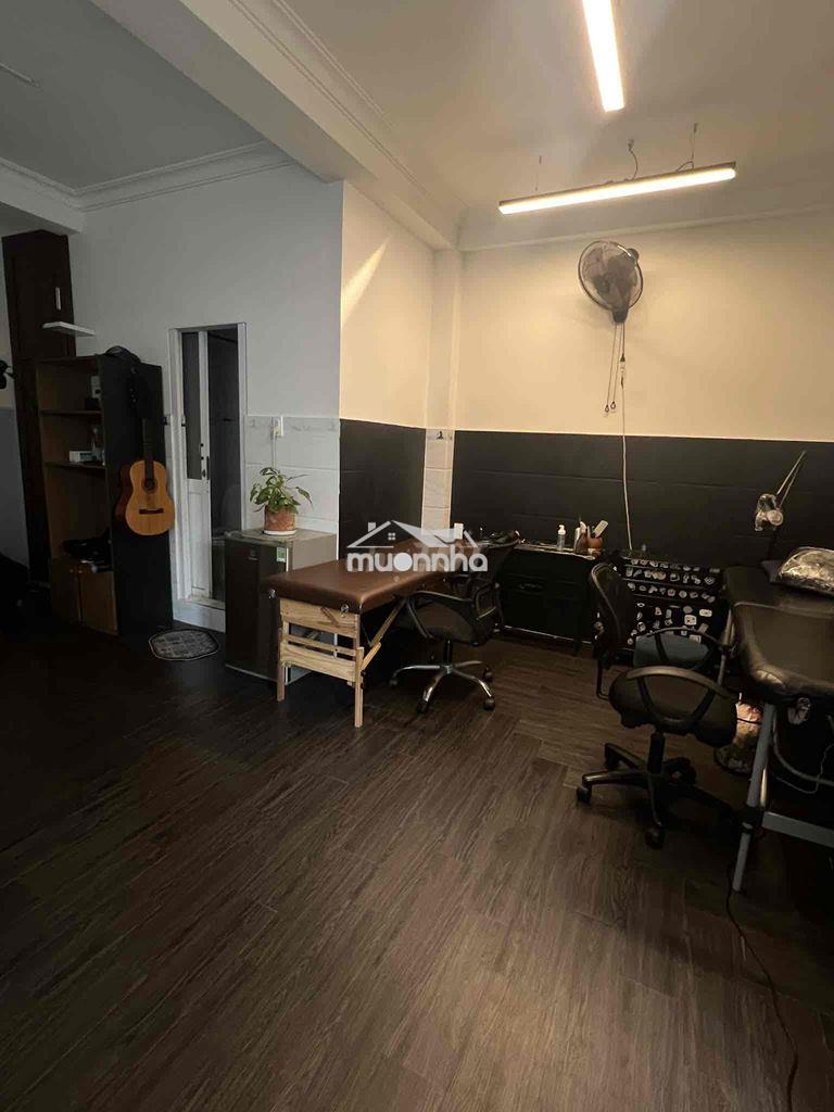 Mình cho thuê studio ở tầng 1 ( 25m2) để kinh doanh giá cả là 9tr/thán - 2