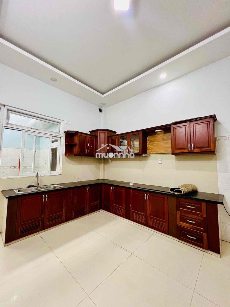 Cho thuê nhà dt 6x14 1trệt 2lầu 4pn 3wc có sân  trồng rau hẻm tải - 2