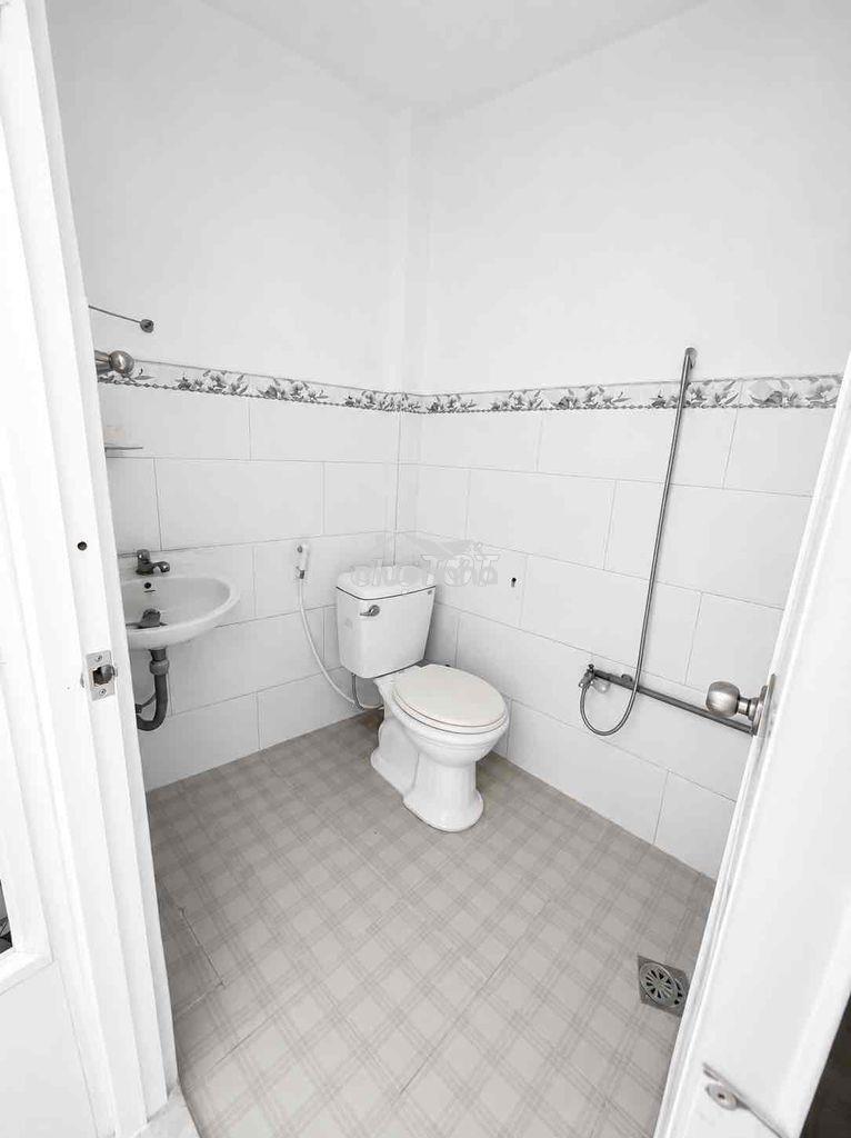 Cho thuê nhà nguyên căn dt 3x6 1trệt 1lầu 2pn 1wc gần cầu ông đụng - 3