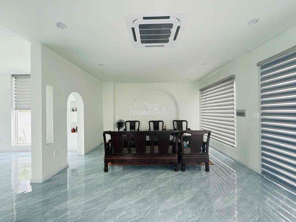Cho thuê biệt thự vườn 550m2 - p.long bình tân - giá: 13tr - 3