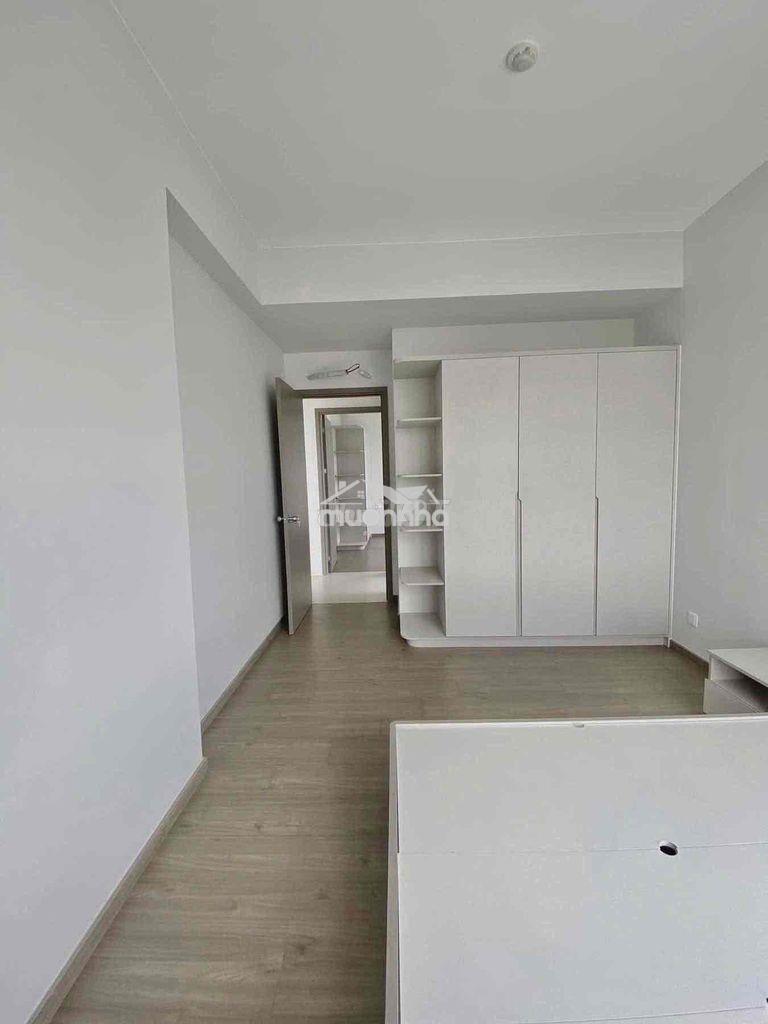 Bán căn 113 m2 - 3pn giá 4,5 tỷ - view thoáng tầng cao - sổ sẵn - 4