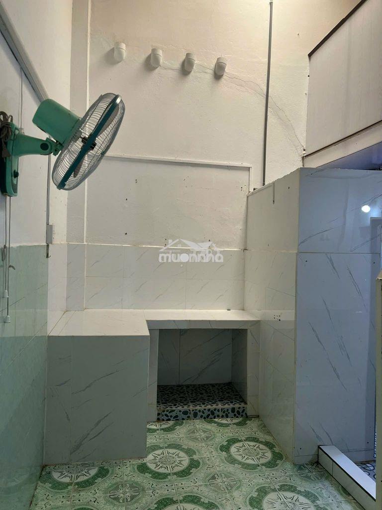 Cần bán gấp căn nhà hẻm 243 tôn đản, quận 4 - 3